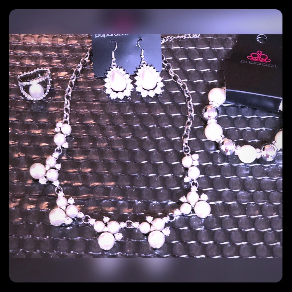 Pearl necklace set